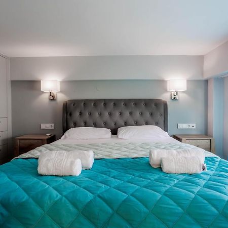 Electra Modern Apartment With Cozy Garden Heraklion  Bagian luar foto